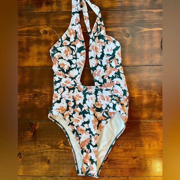 Small Cross Halter One-Piece Swimsuit Abercrombie & Fitch ( New Without Tags) - Picture 4 of 5